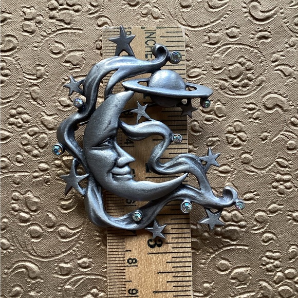 JJ Jonette Half Moon World & Stars Celestial Brooch 🌙✨🪐⭐️🌙 - Picture 7 of 8